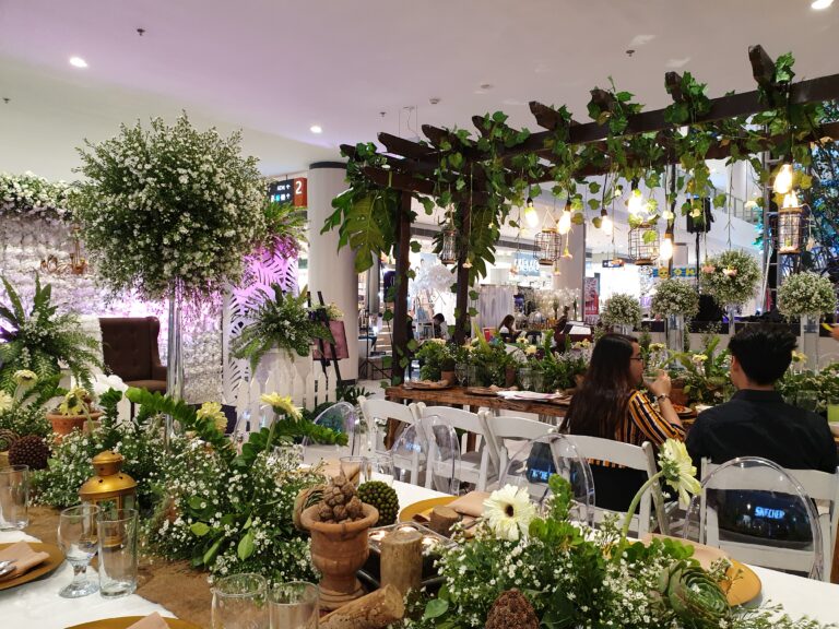 Contact Destinations Bridal fair photo